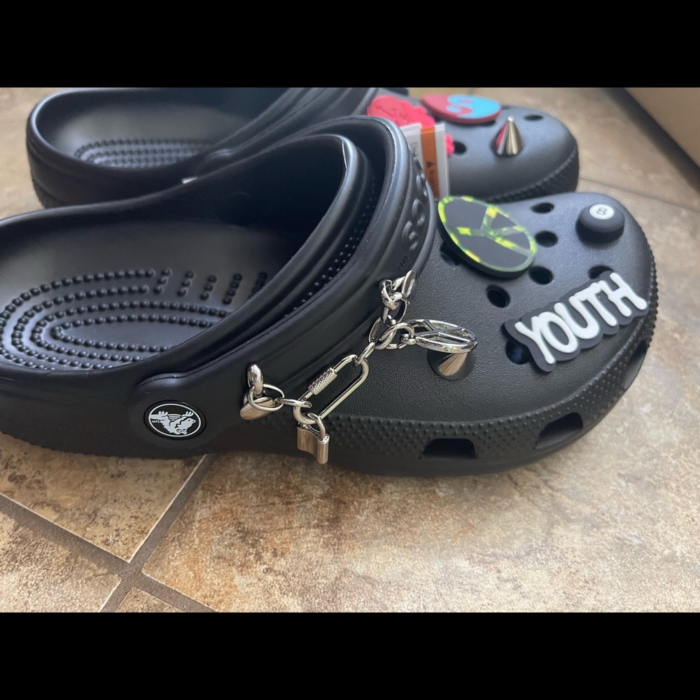 New exclusive limited peace crocs M5/W7 - Picture 8 of 11